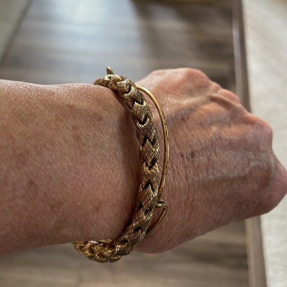 Alex and Ani bundle of 2 bronzy- gold bracelets - Picture 4 of 4